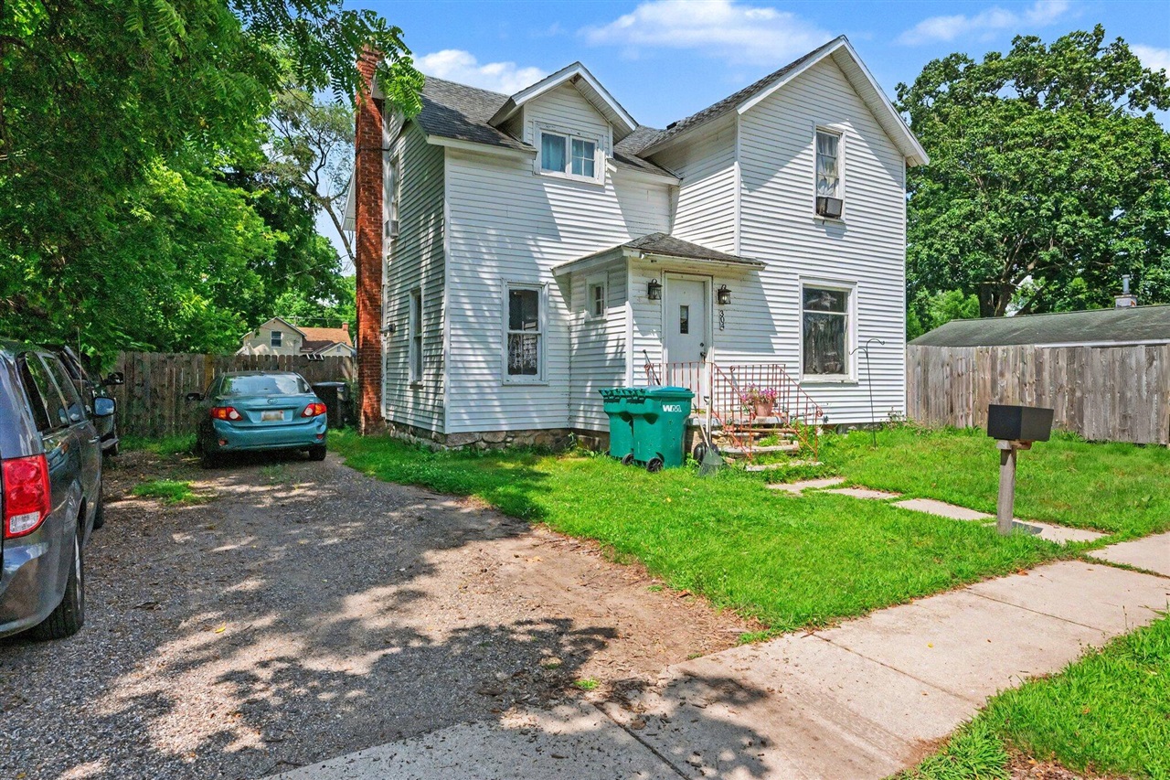main property photo 13