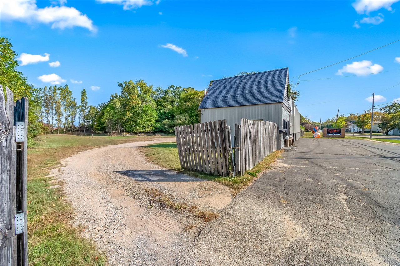 main property photo 20