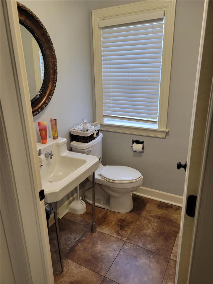 main property photo 9