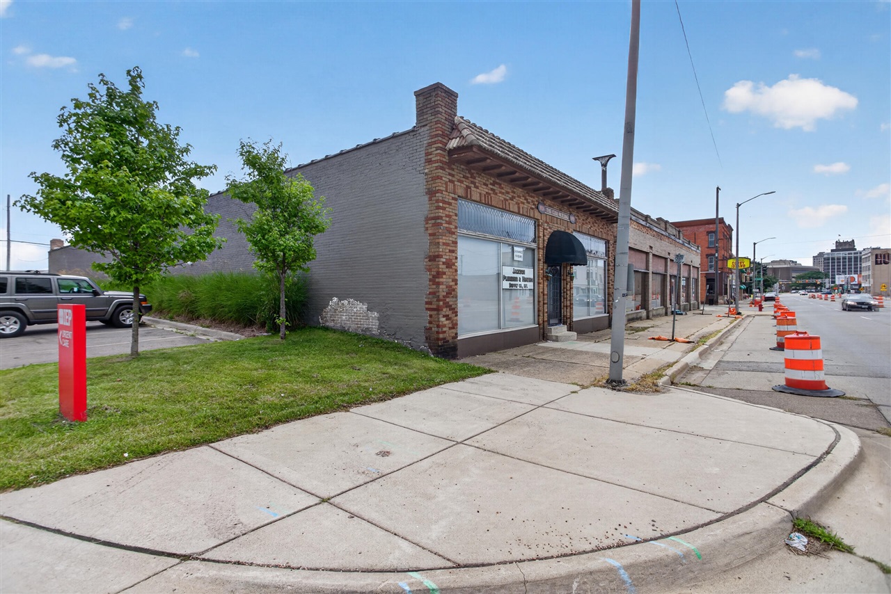 main property photo 2