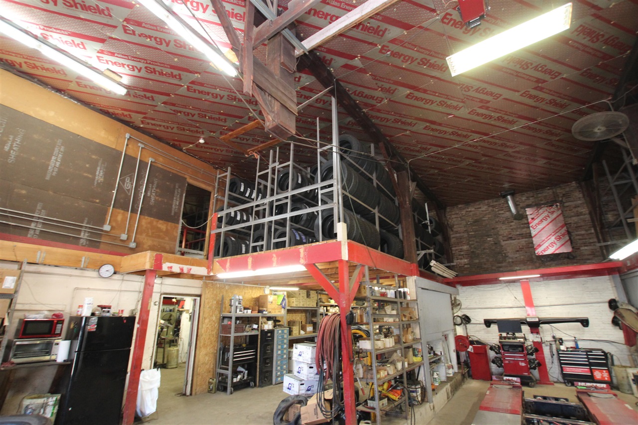 main property photo 13