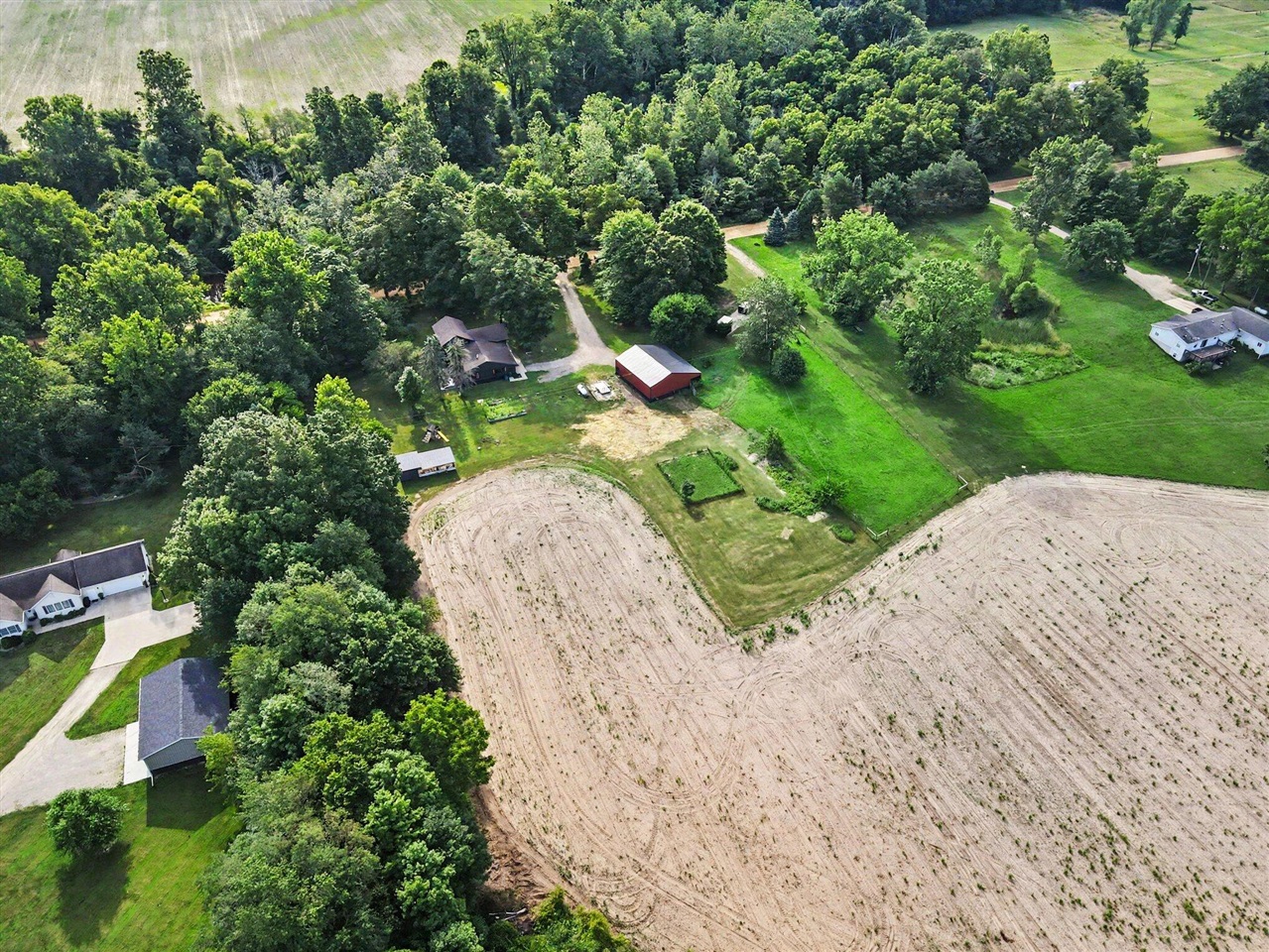 main property photo 32
