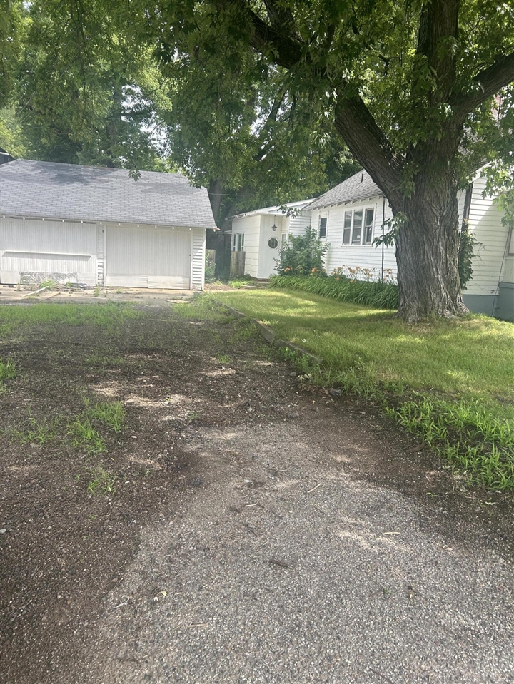 main property photo 12