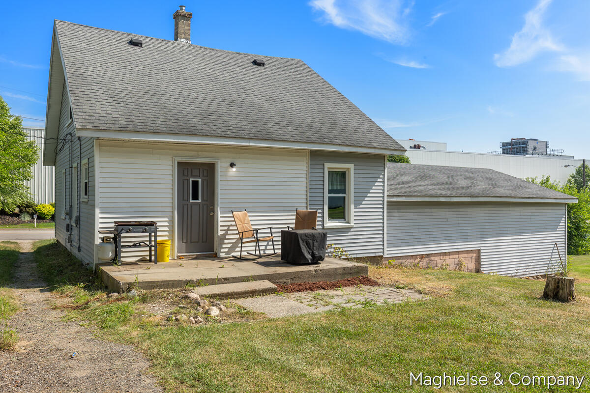main property photo 19