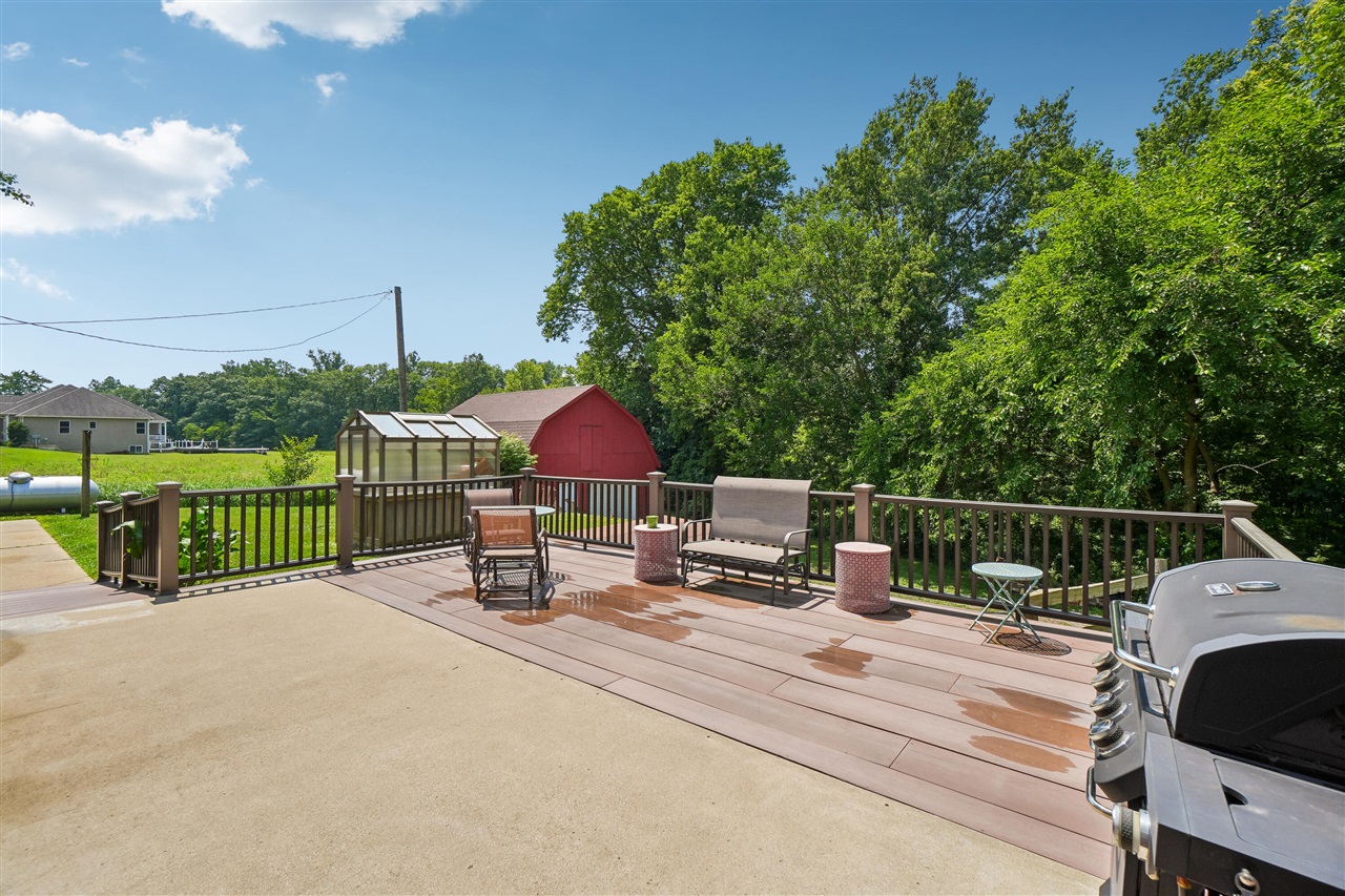 main property photo 37