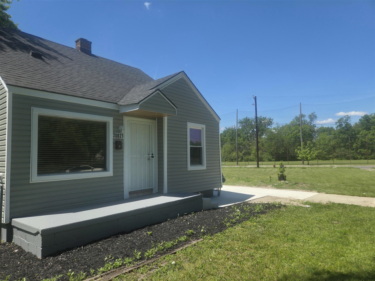 main property photo 28