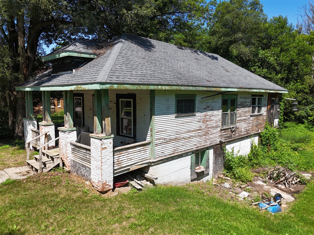 main property photo 36