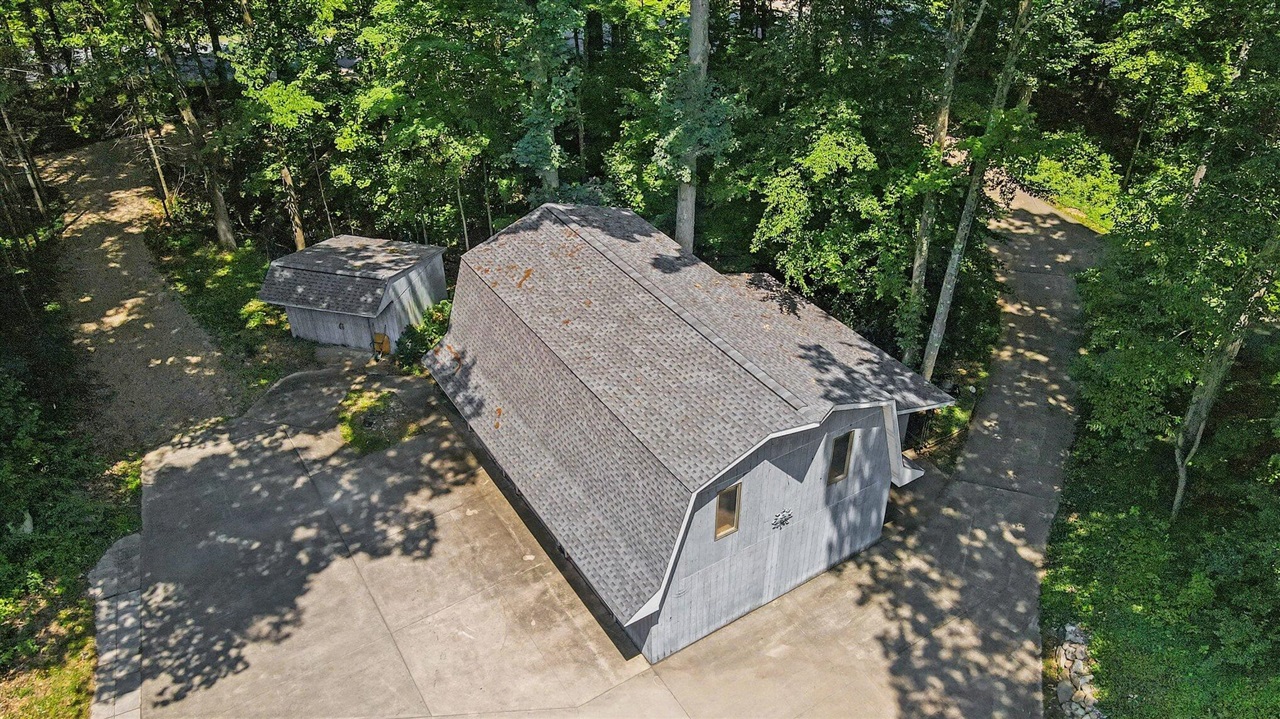 main property photo 40