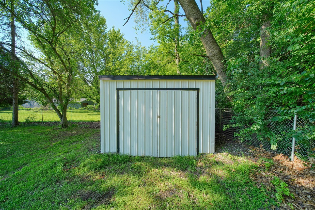 main property photo 38