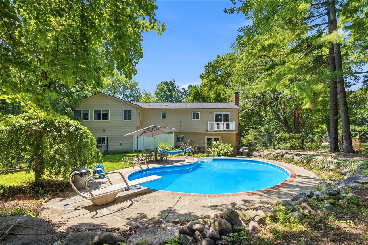 main property photo 45