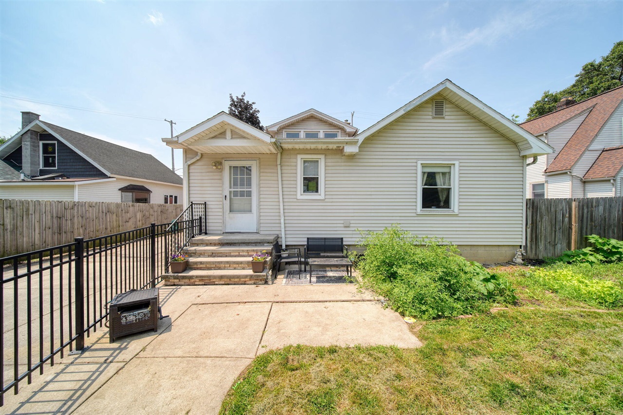 main property photo 29
