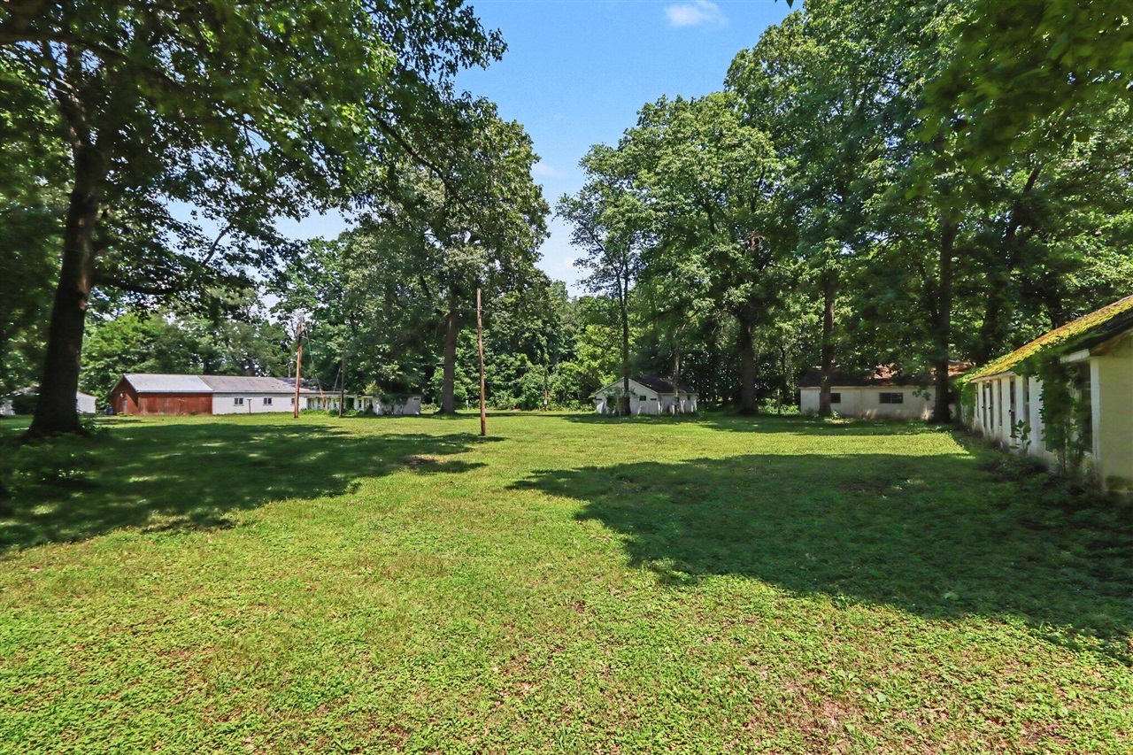 main property photo 37