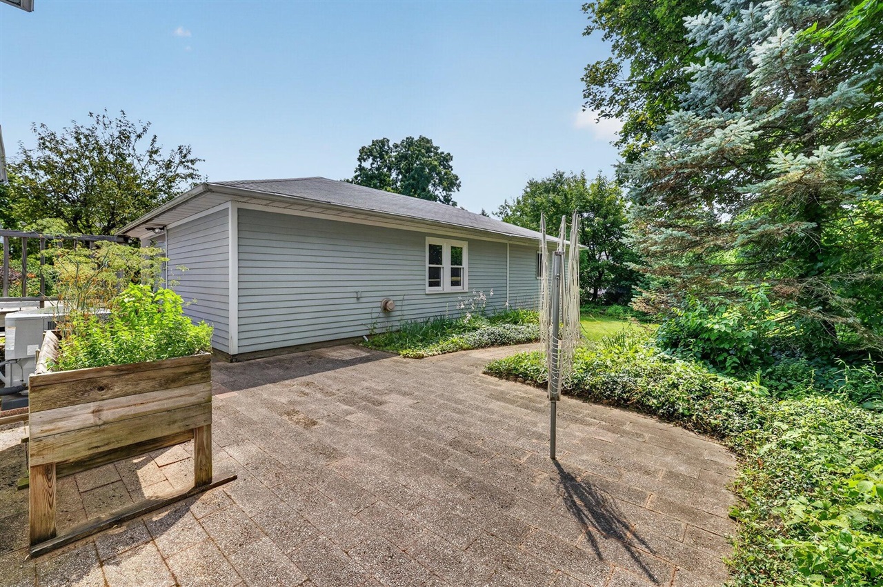 main property photo 50