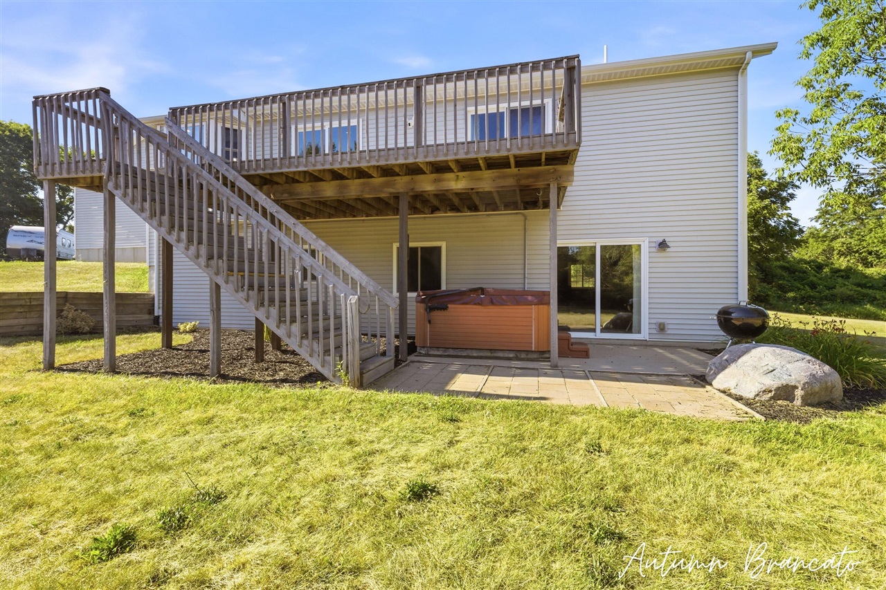 main property photo 40