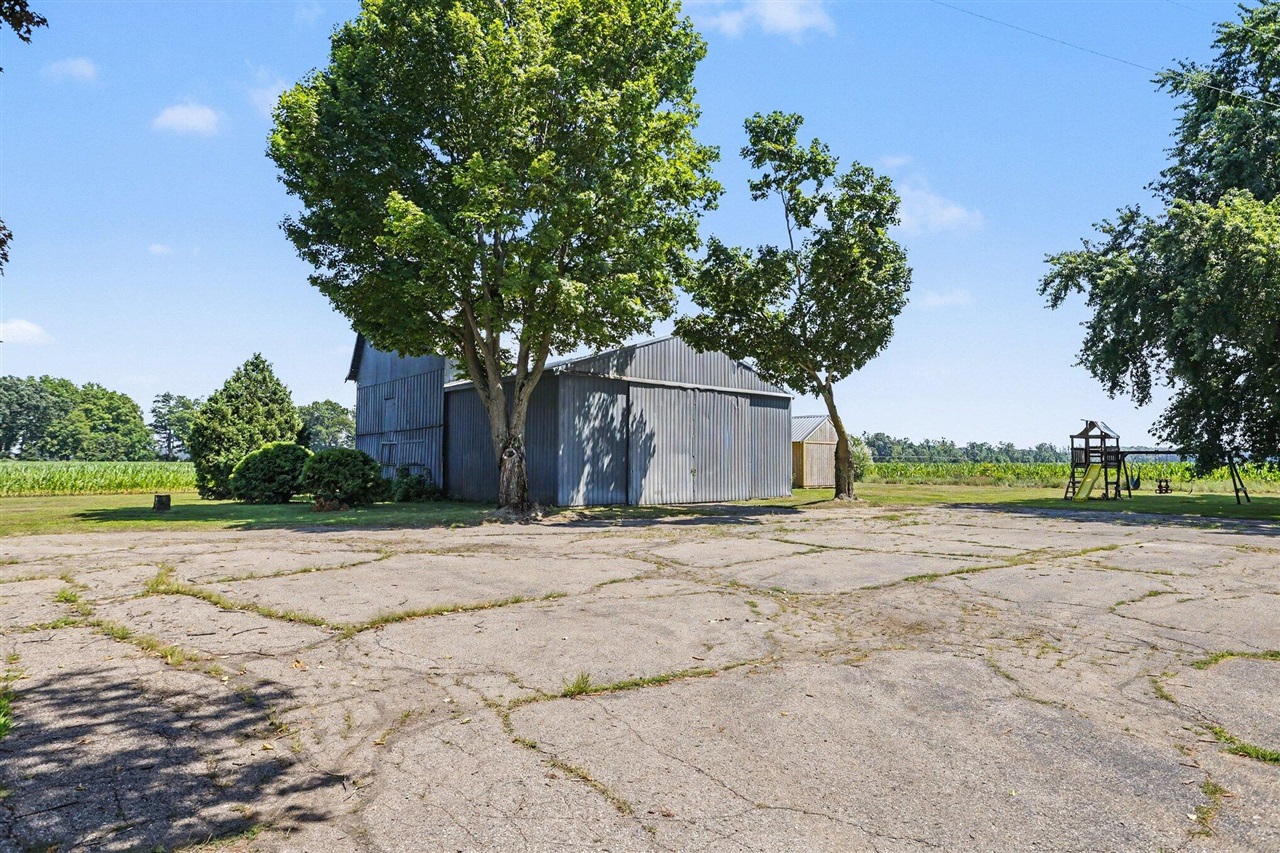main property photo 22