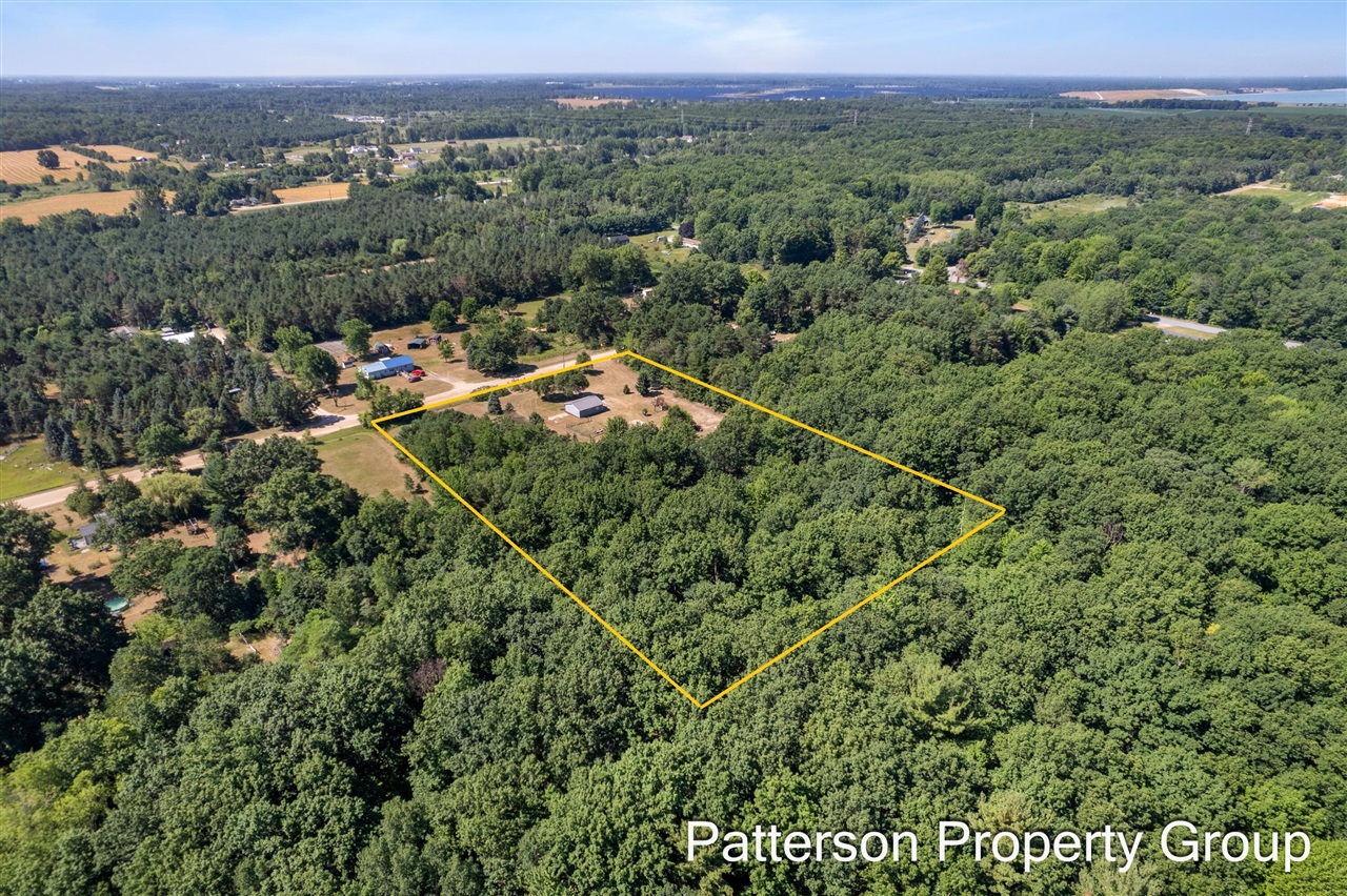 main property photo 40