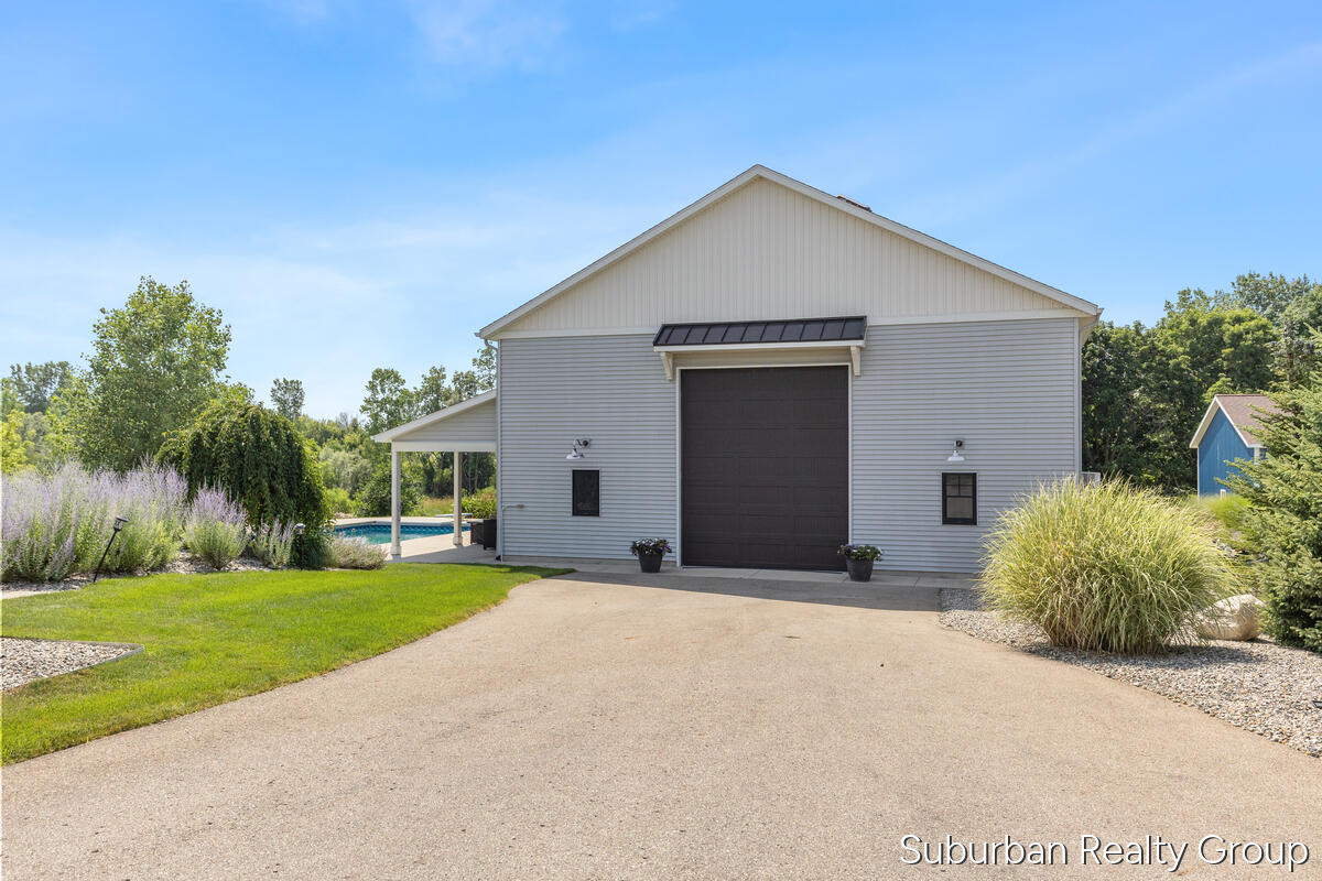 main property photo 60