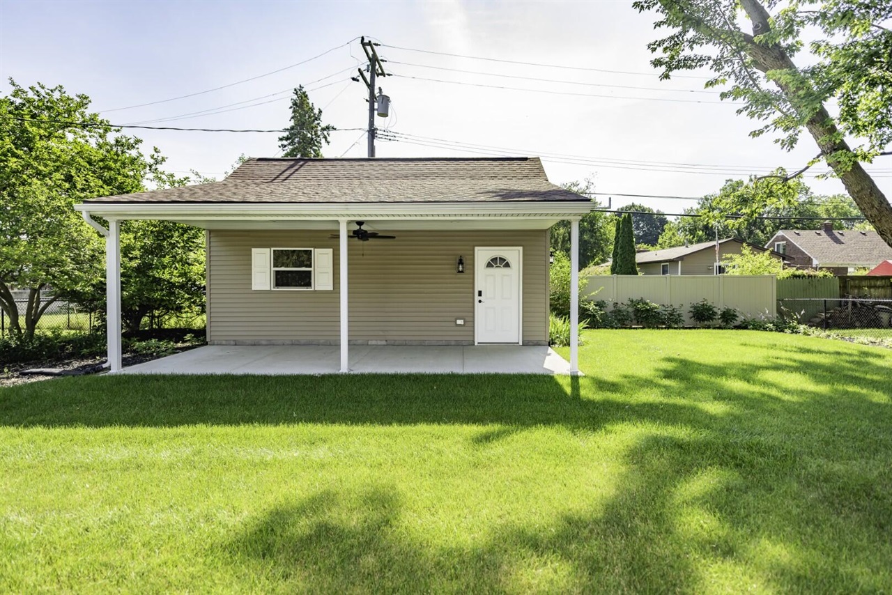 main property photo 6