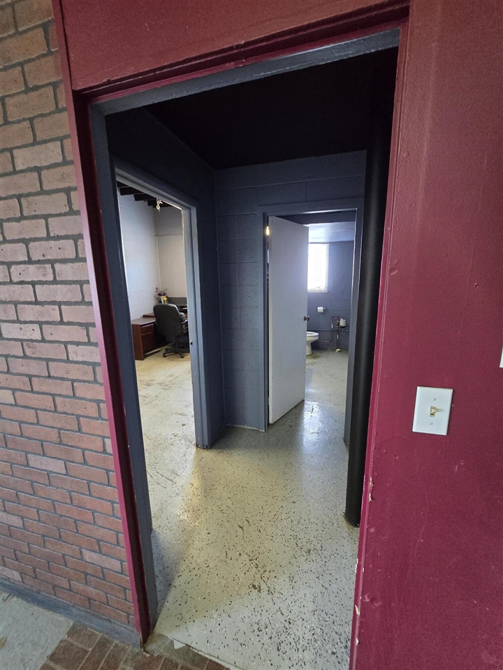 main property photo 16