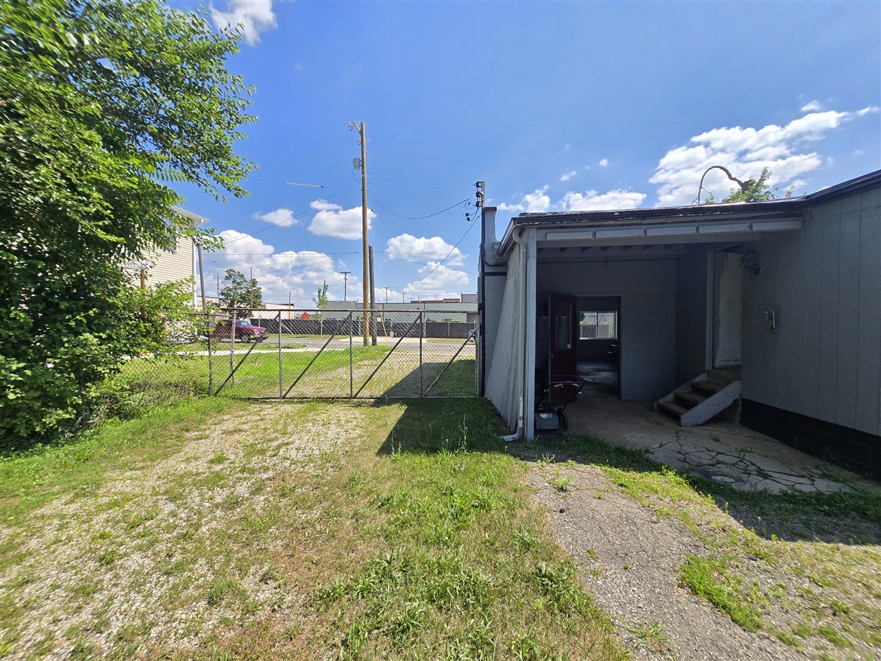 main property photo 47