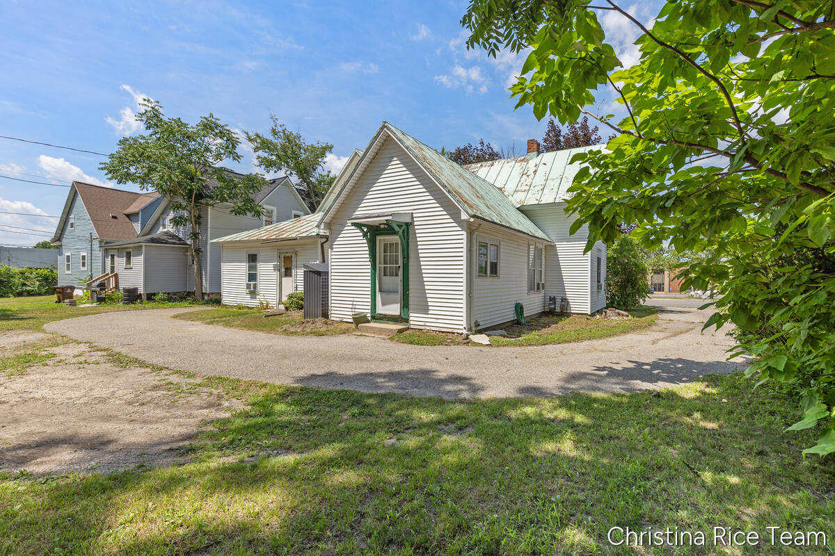main property photo 36