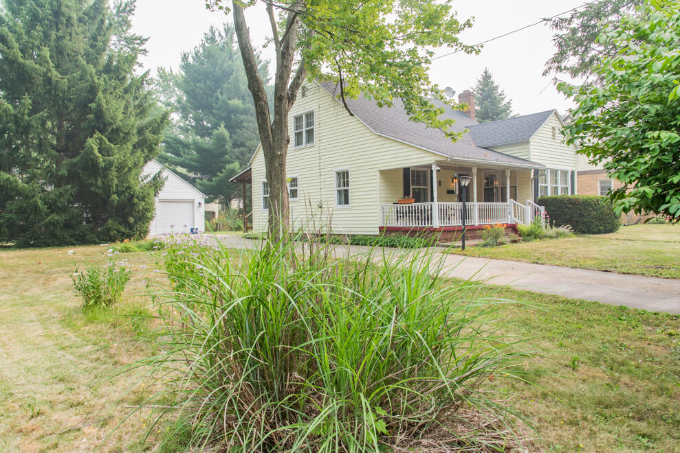 main property photo 40