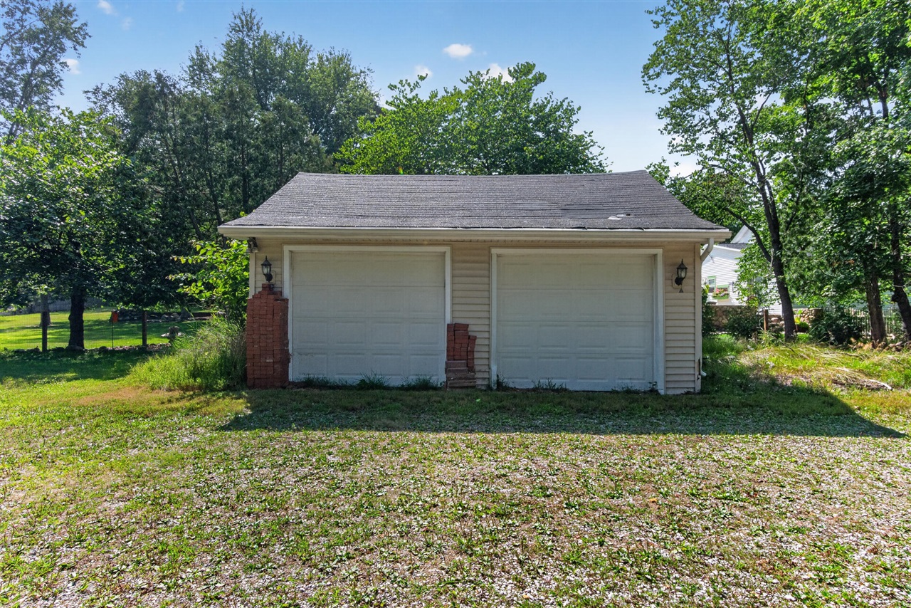 main property photo 44