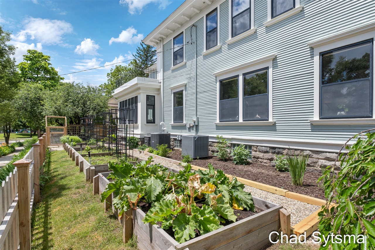 main property photo 70