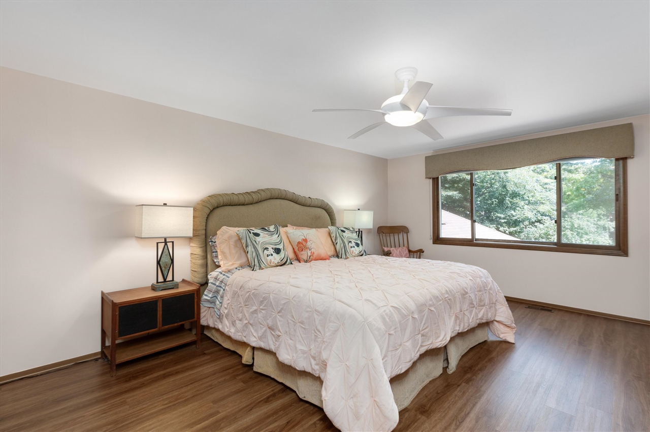 property viewer photo 27