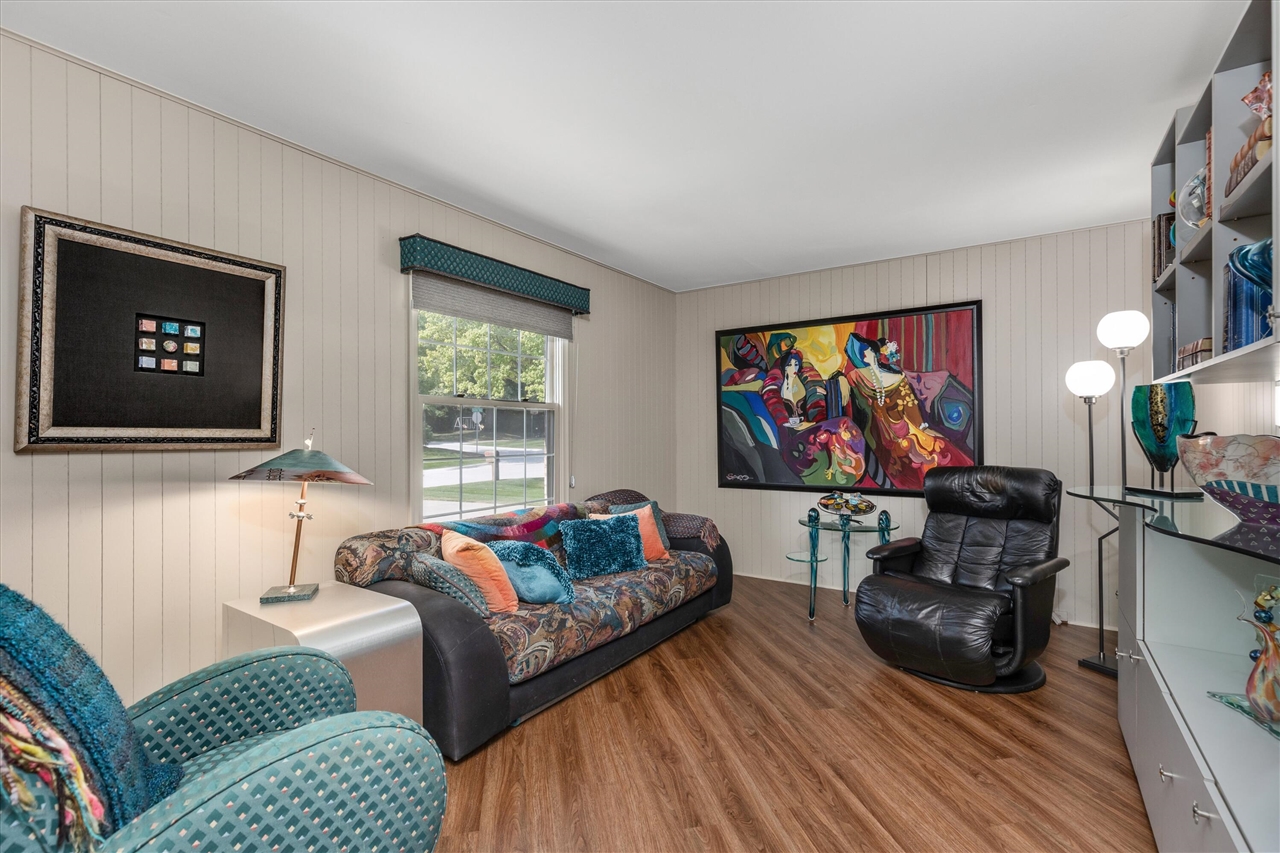 property viewer photo 6