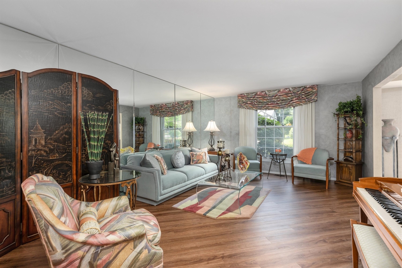 property viewer photo 8