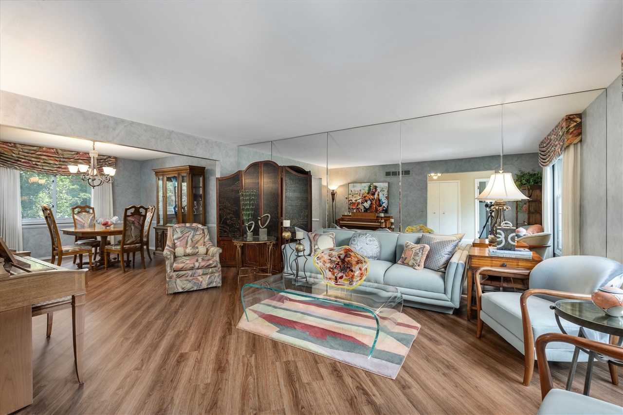 property viewer photo 9