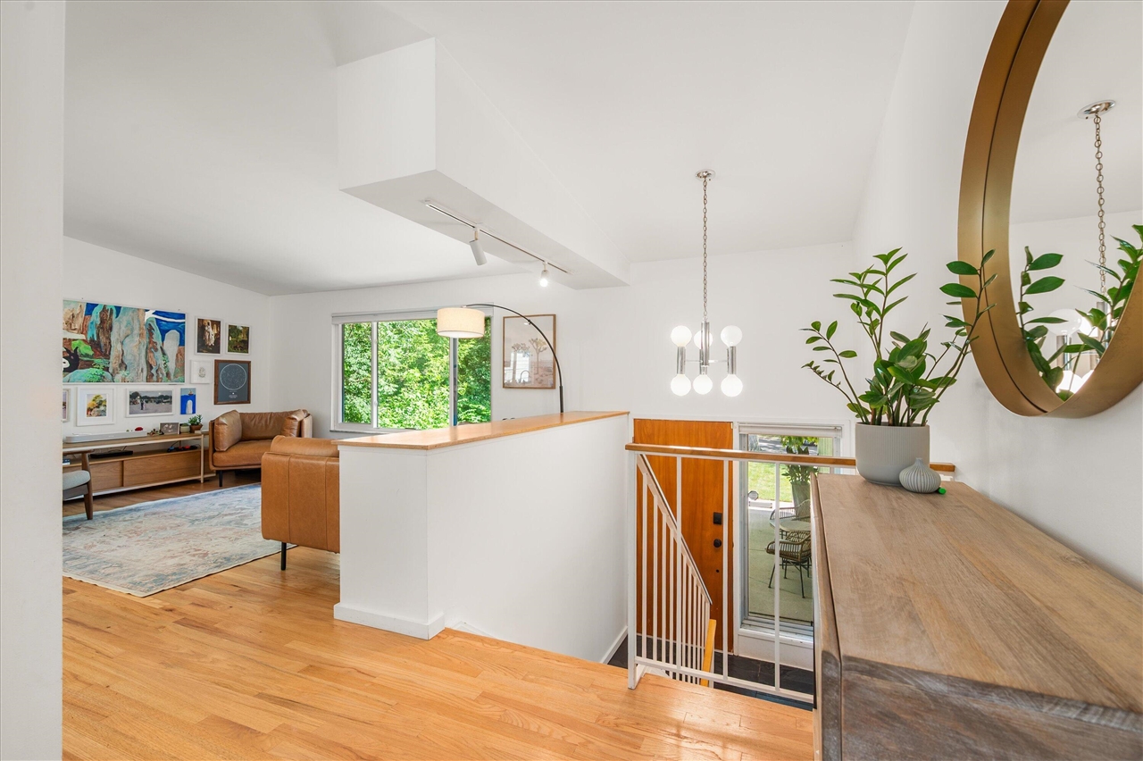 property viewer photo 2
