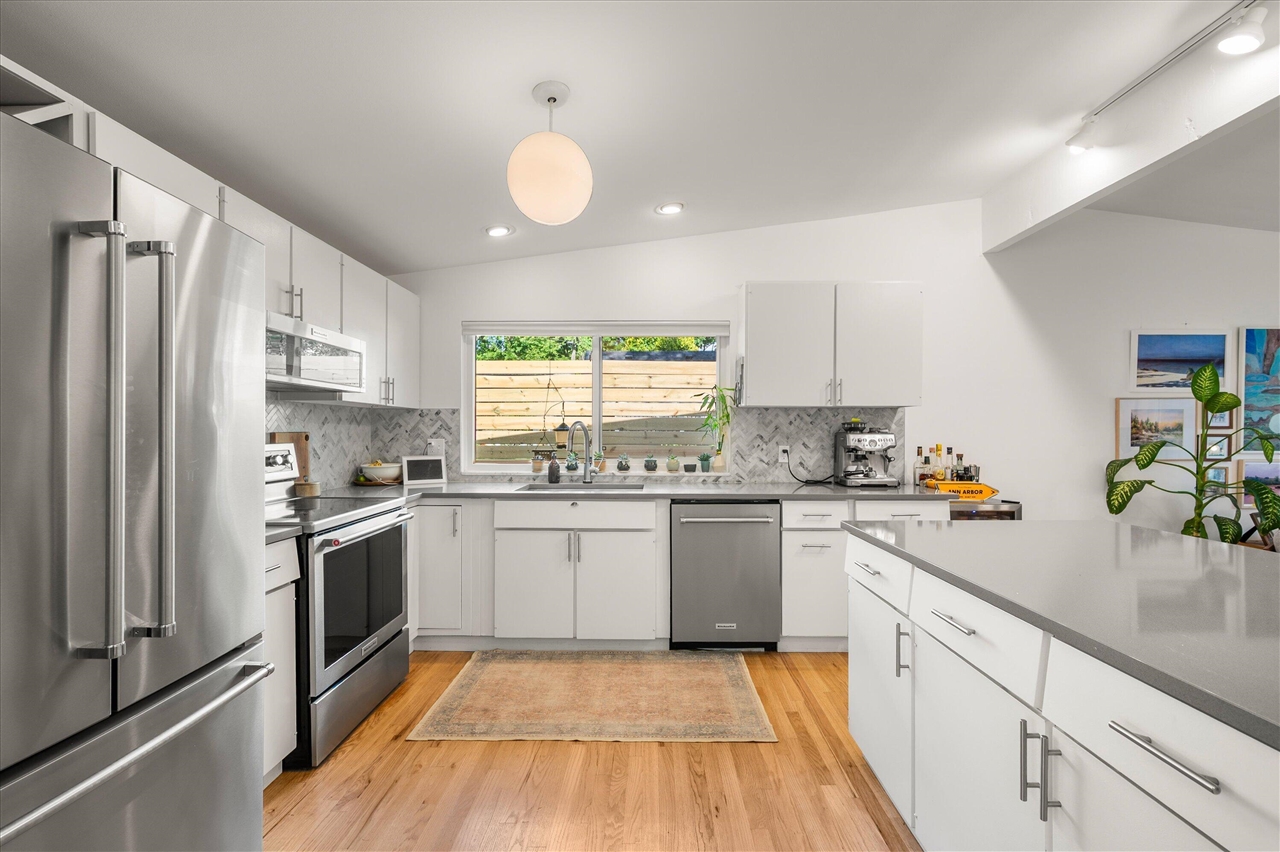 property viewer photo 6
