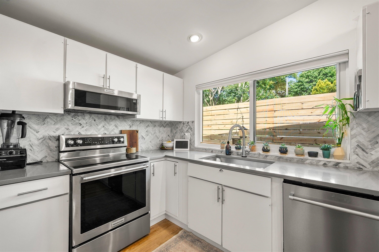 property viewer photo 7