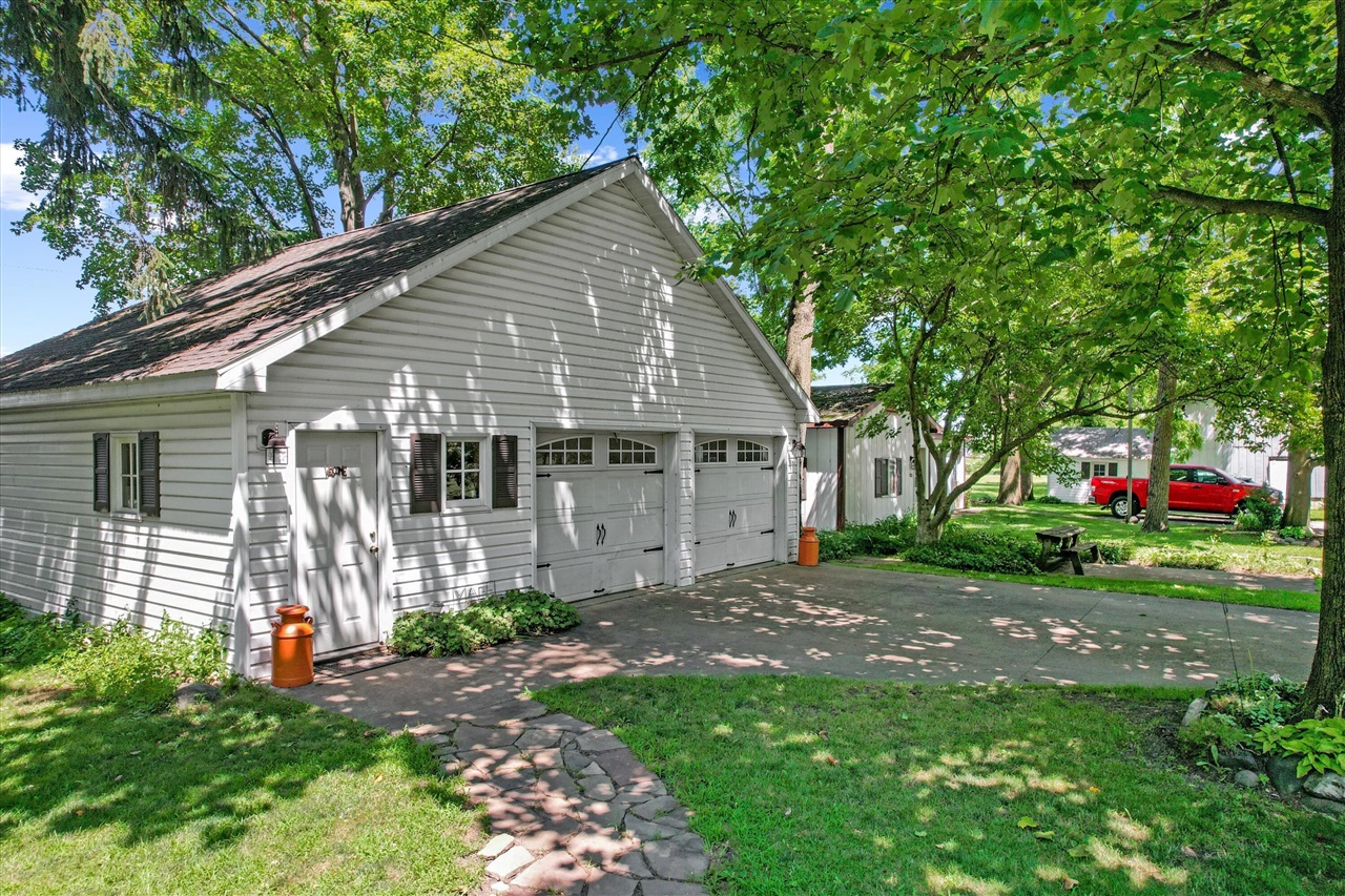 main property photo 70