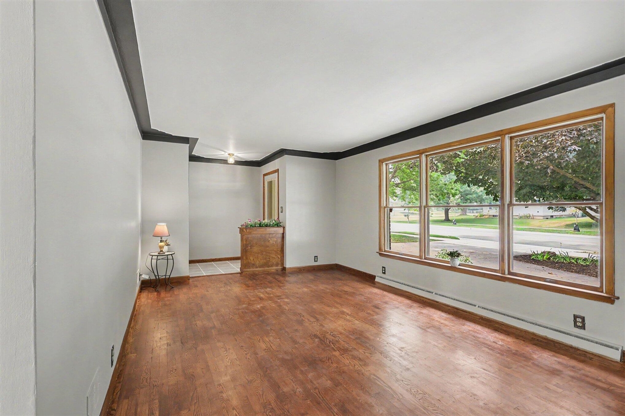 property viewer photo 1