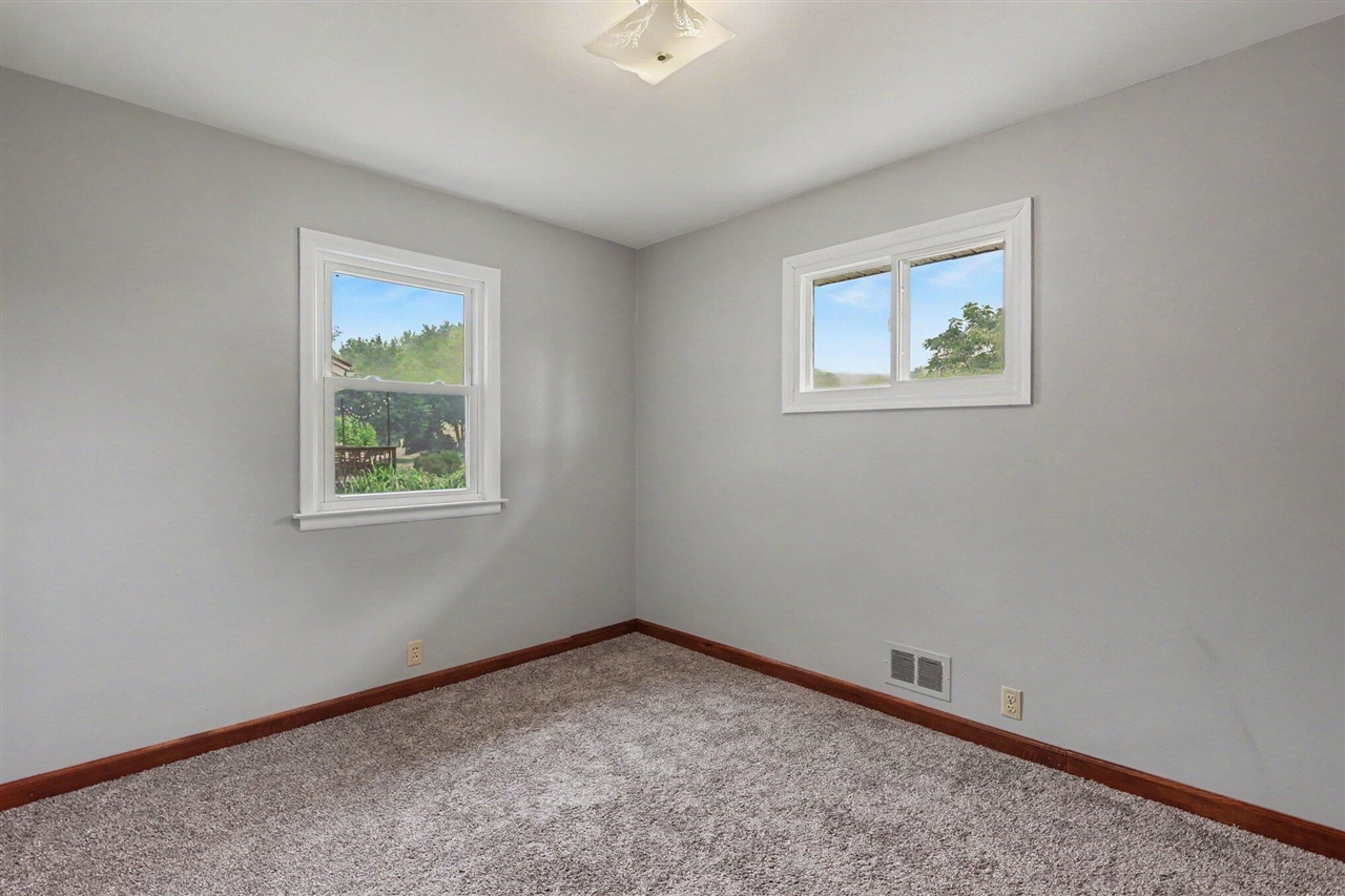 property viewer photo 10