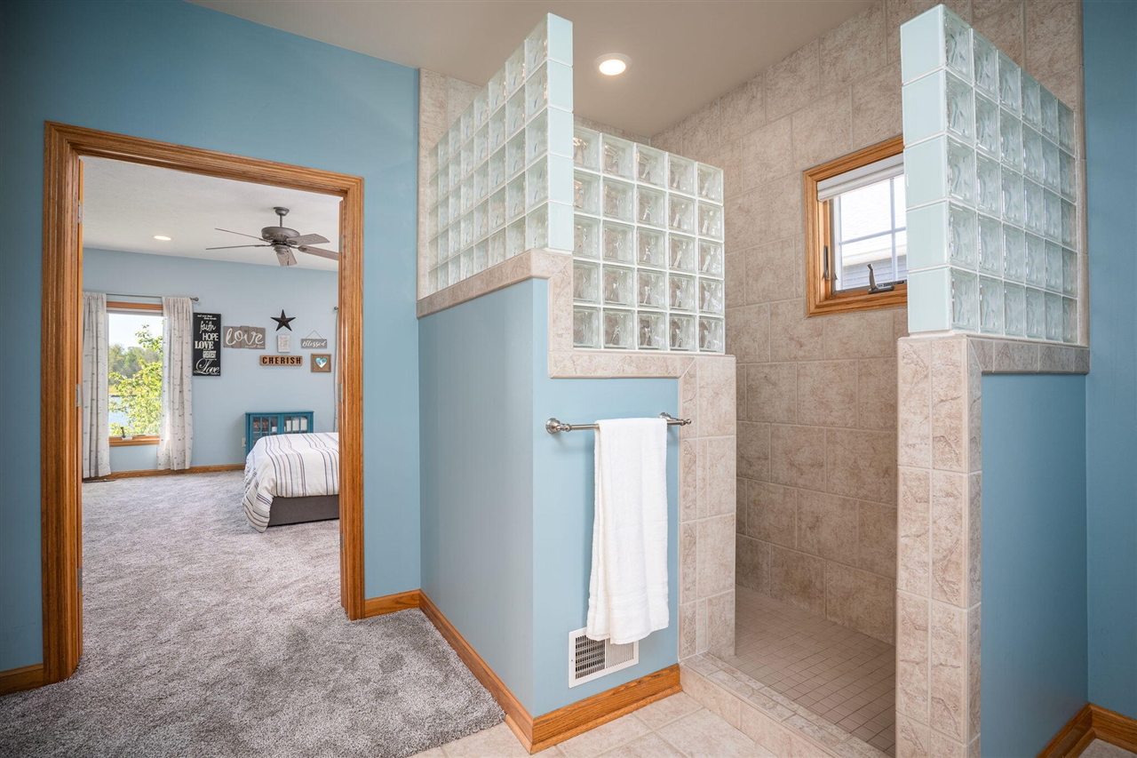 property viewer photo 20