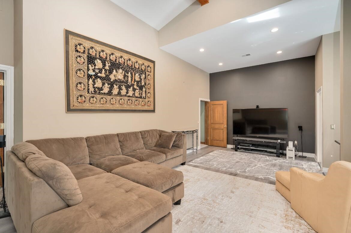 main property photo 59