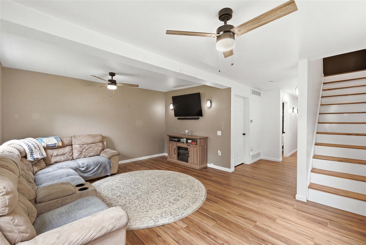 property viewer photo 1