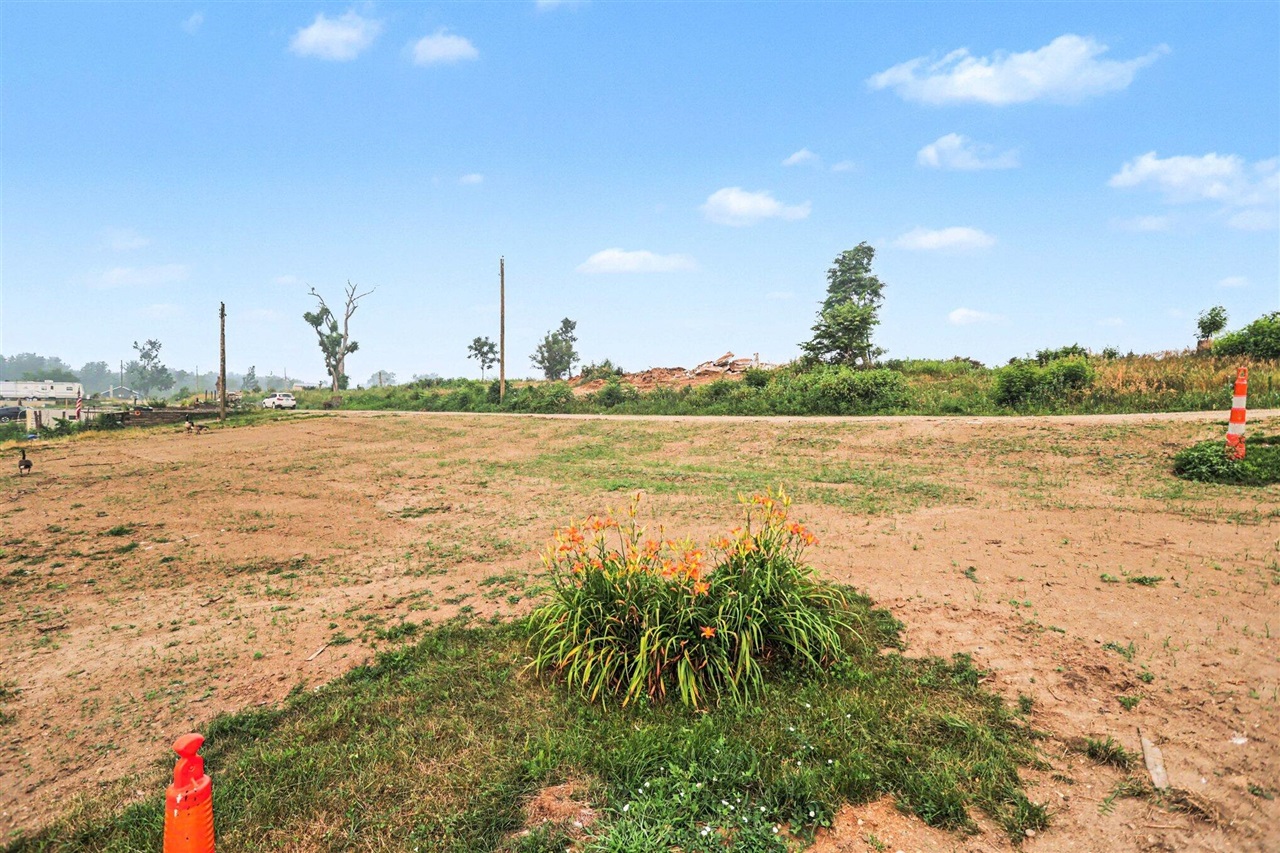 main property photo 9