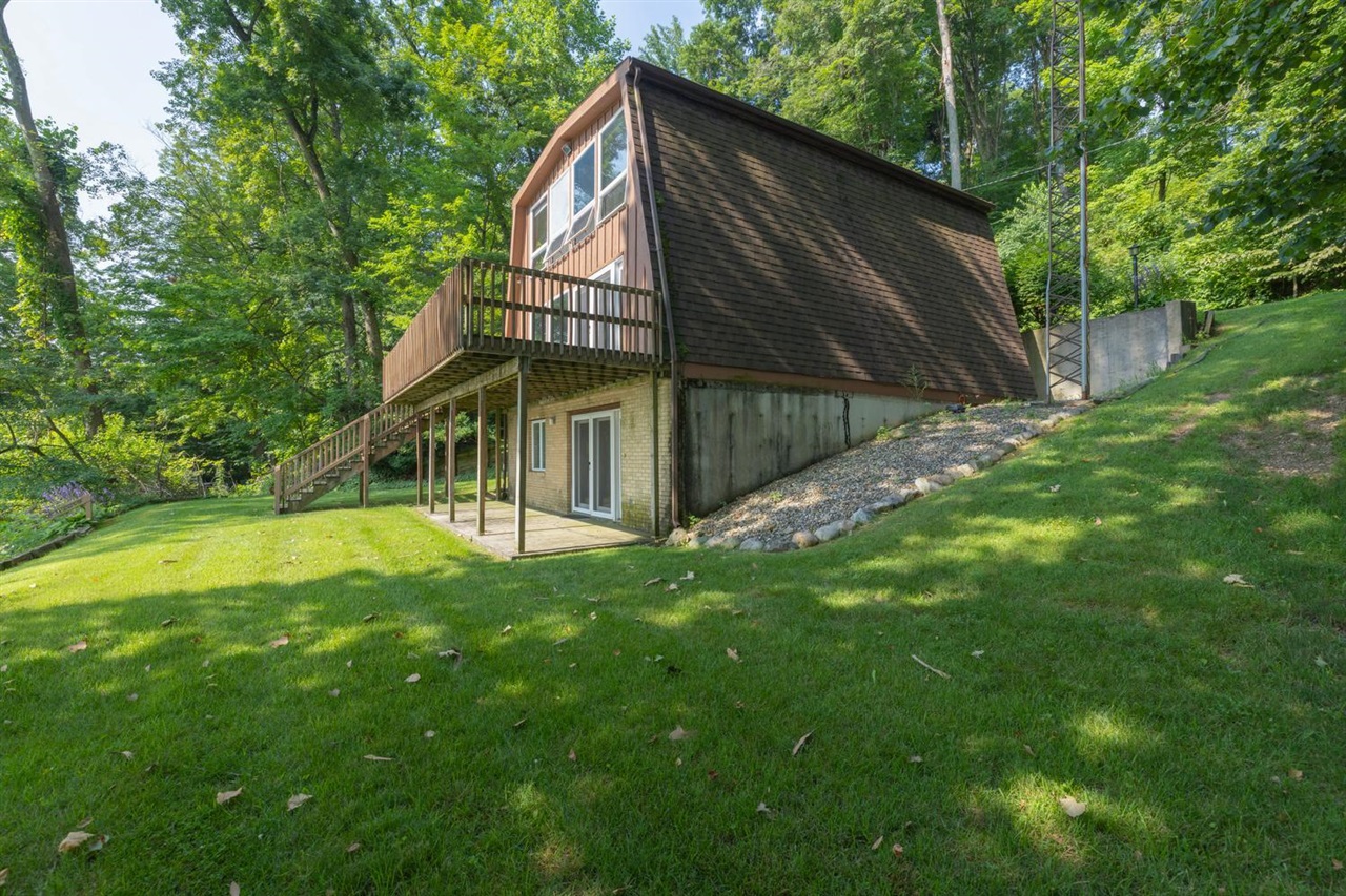 main property photo 32