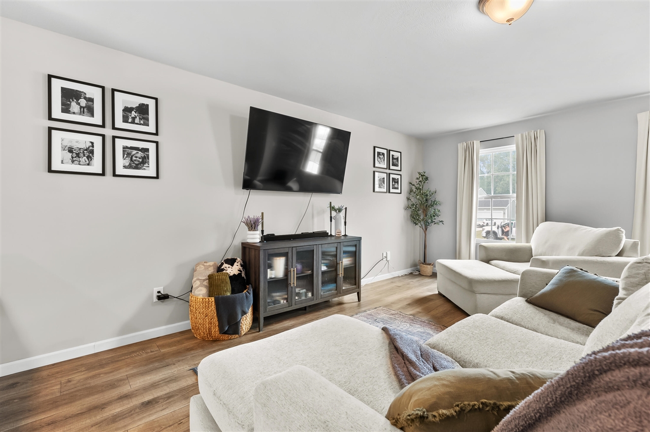 property viewer photo 5