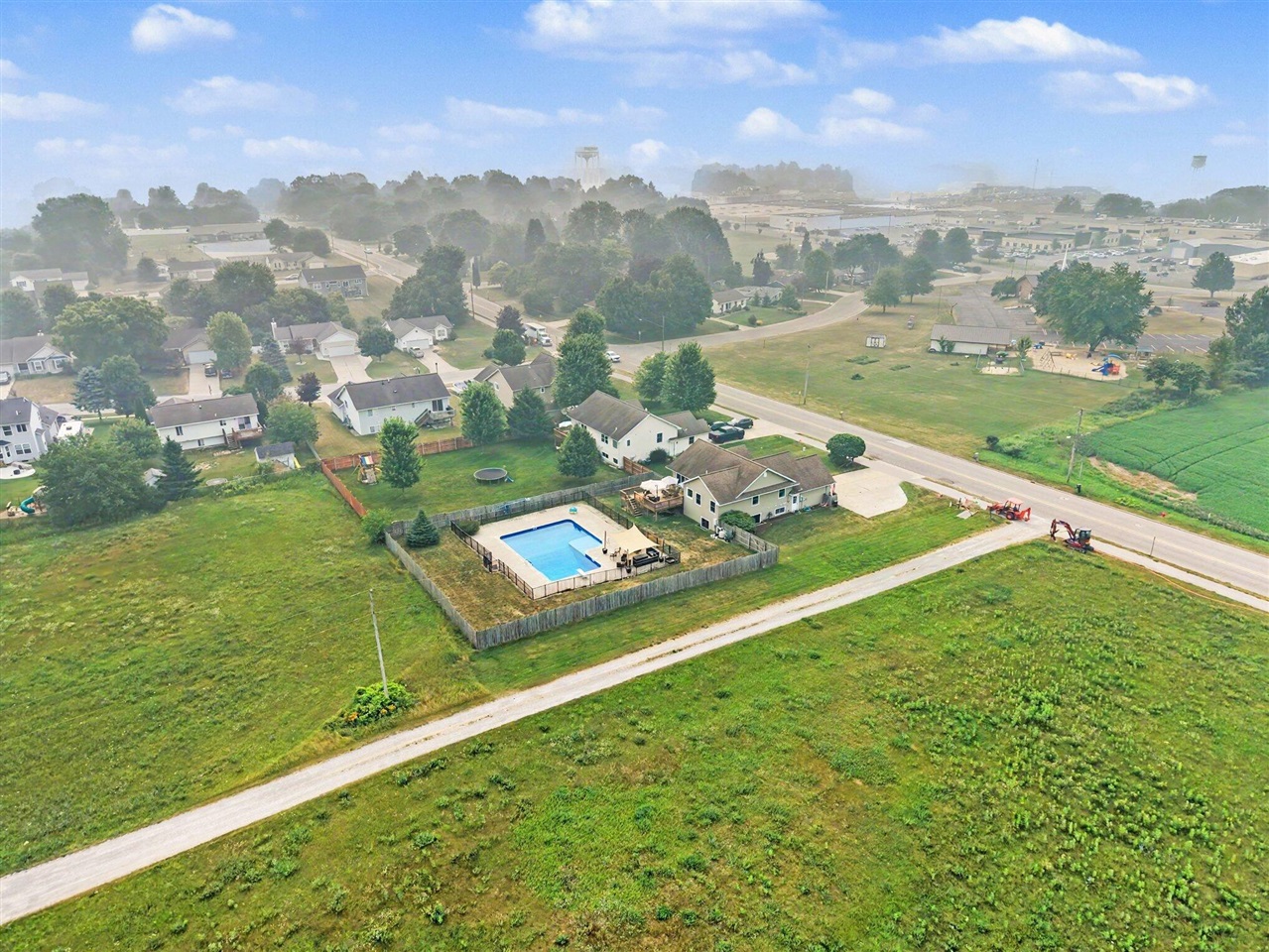 main property photo 40
