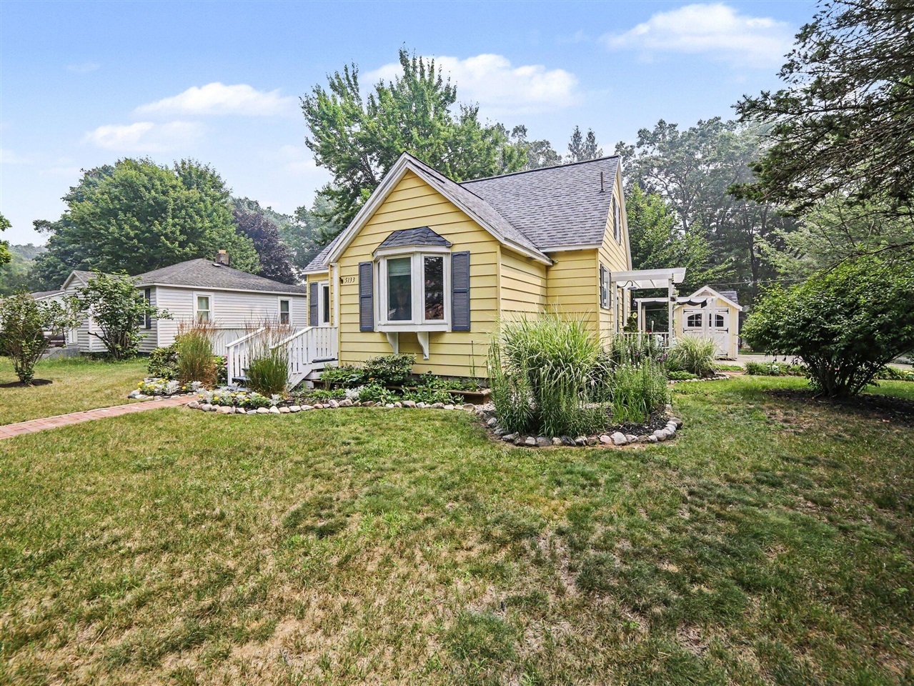 main property photo 37