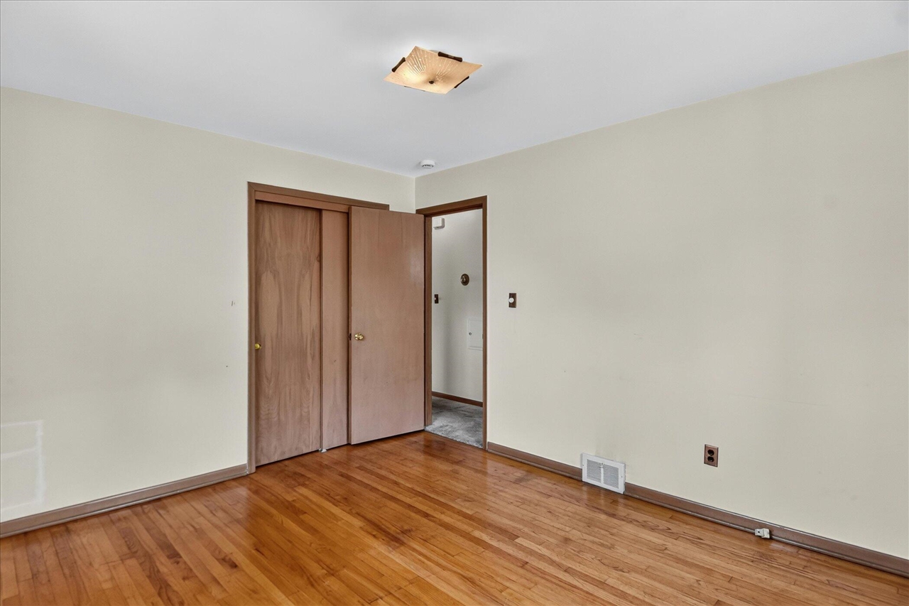 property viewer photo 15