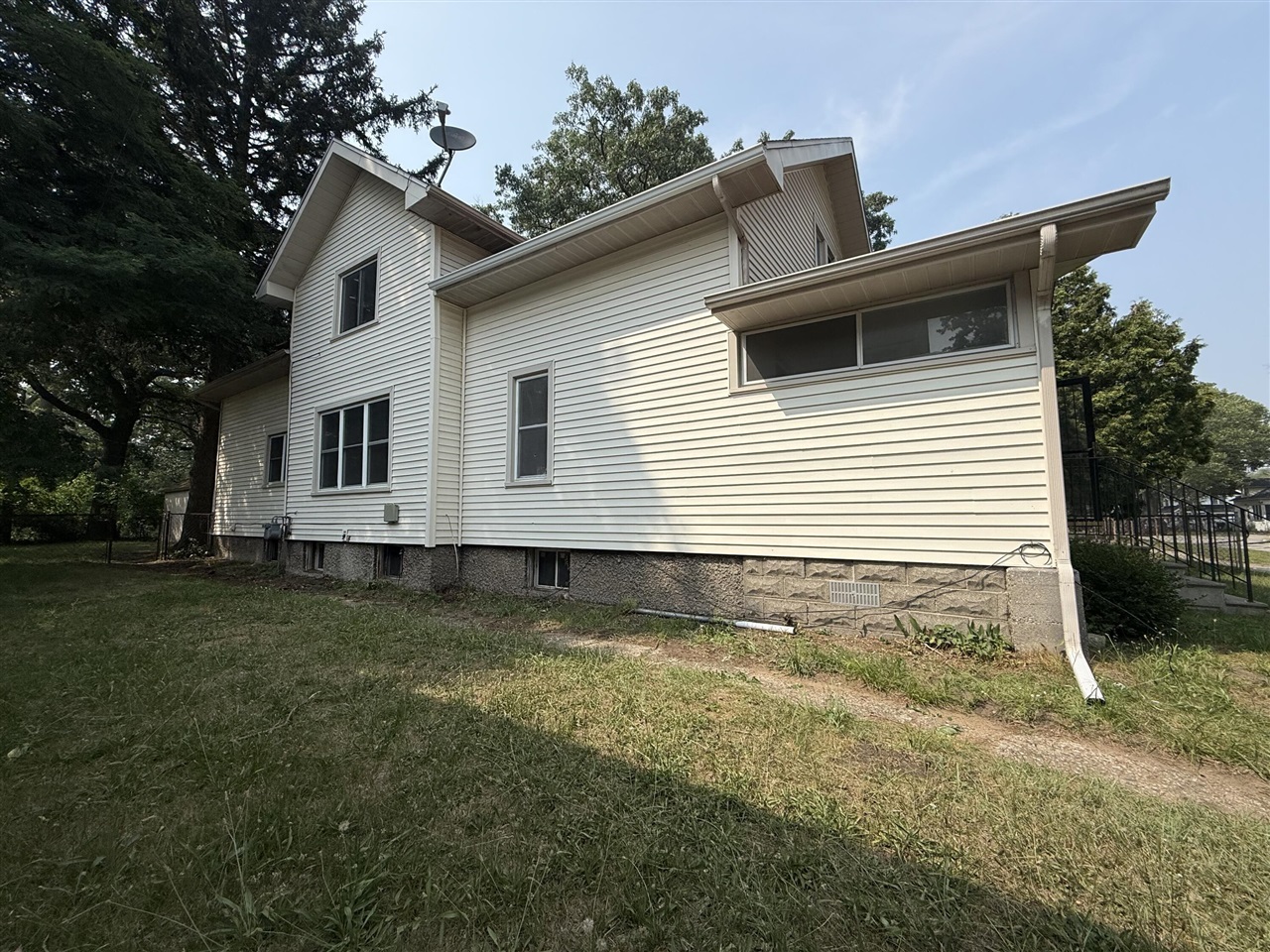 main property photo 41