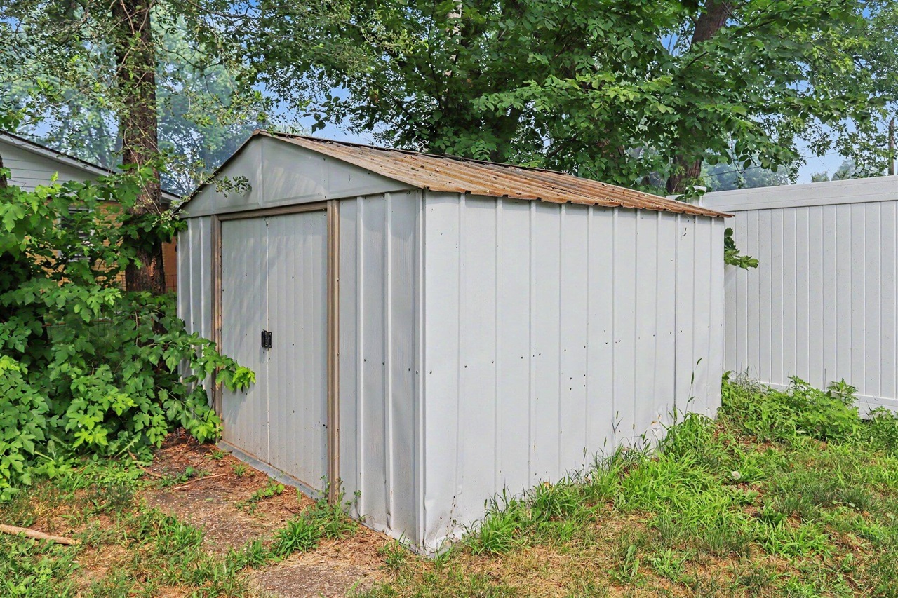 main property photo 20