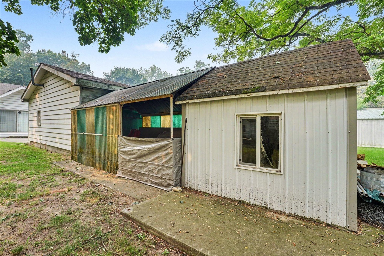 main property photo 30